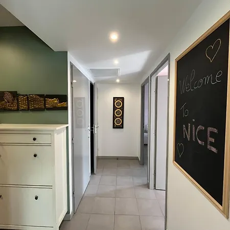 3 Pieces Au Pied De La Promenade Du Paillon *